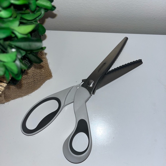 Pinking Shear Scissors - Zig Zag Scissors - Picture 8 of 8